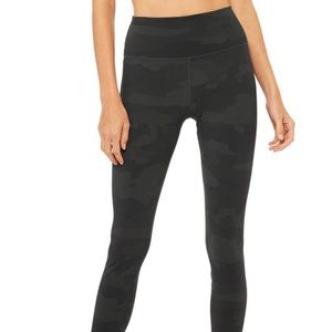 Alo yoga high waisted camo leggings